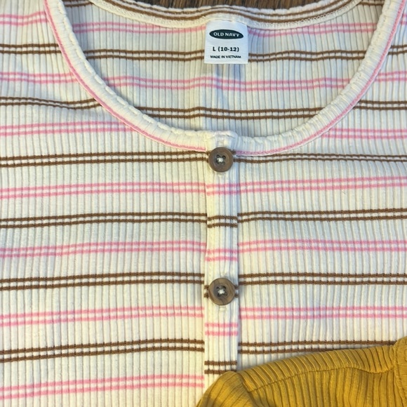 🌞LIKE NEW RIBBED BUTTON SHIRT BUNDLE!🌞 - Picture 3 of 3